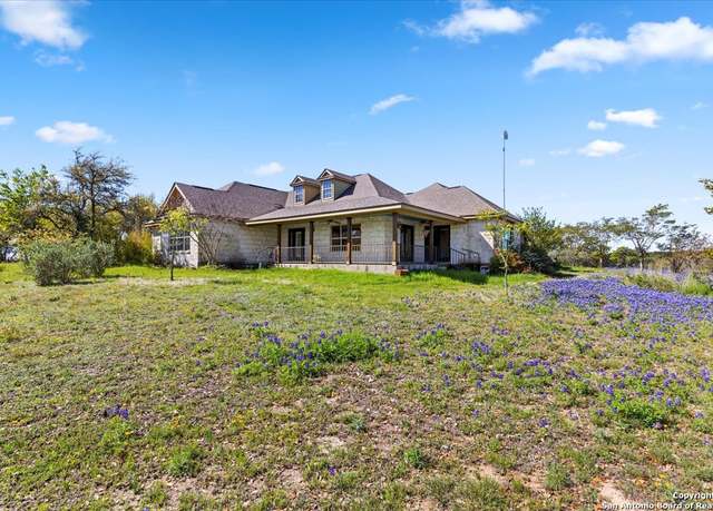 Property at 300 Logans Way, Blanco, TX 78606, 3 beds, 2.5 baths