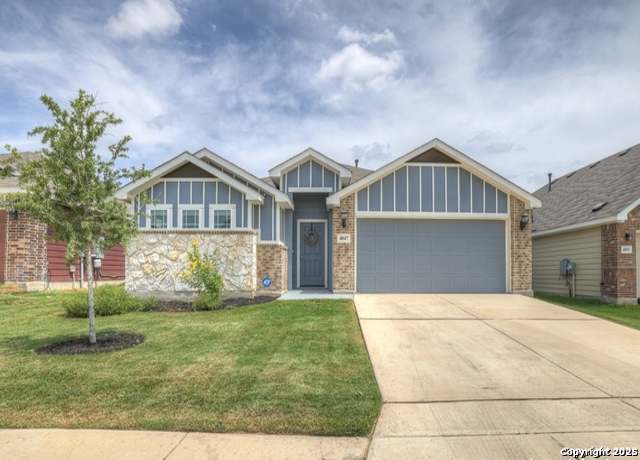 Property at 4047 Legend Mdws, New Braunfels, TX 78130, 4 beds, 2 baths