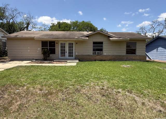 Property at 827 Horseshoe, Universal City, TX 78148, 3 beds, 2 baths