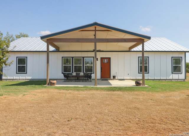 Property at 3761 County Road 430, Pleasanton, TX 78064, 3 beds, 2.5 baths