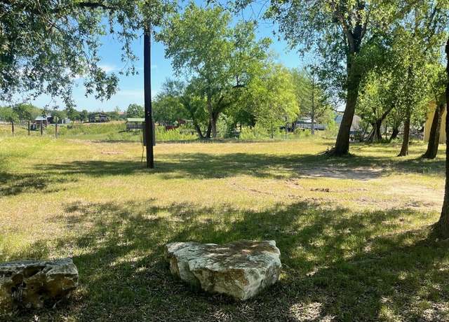Property at 342 Longhorn Dr, Bandera, TX 78003