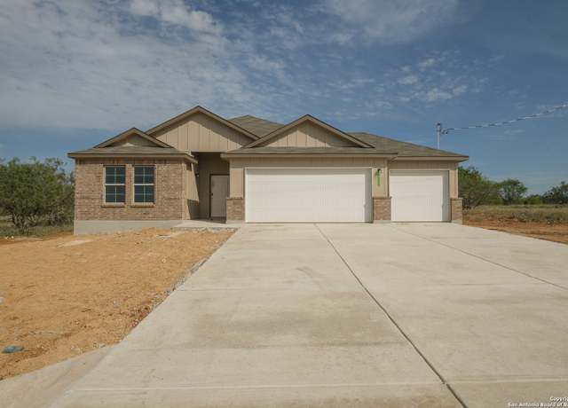 Property at 141 Cheyenne Dr, Floresville, TX 78114-0106, 3 beds, 2 baths