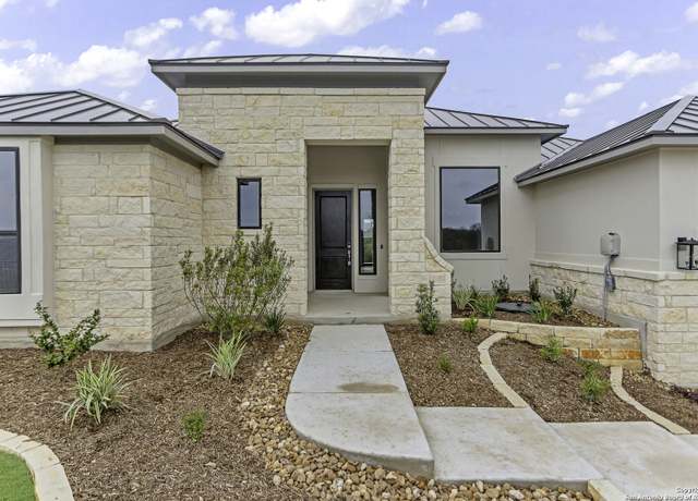Property at 72 Monarca Blvd, Boerne, TX 78006-2218, 4 beds, 2.5 baths