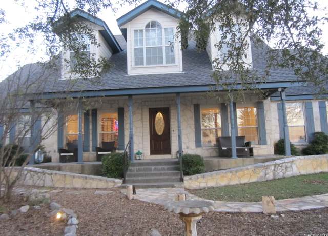 Property at 1100 Madrona Ridge Dr, Bandera, TX 78003, 4 beds, 3 baths