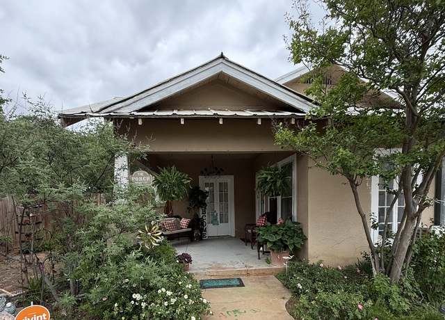 Property at 614 N 10th, Carrizo Springs, TX 78834, 3 beds, 2 baths