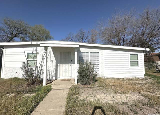 Property at 823 N Trinity St, San Antonio, TX 78207, 3 beds, 1 bath