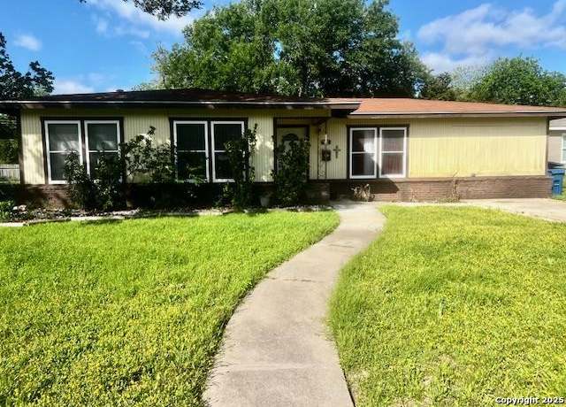 Property at 502 Stephenson, Beeville, TX 78102, 3 beds, 2 baths