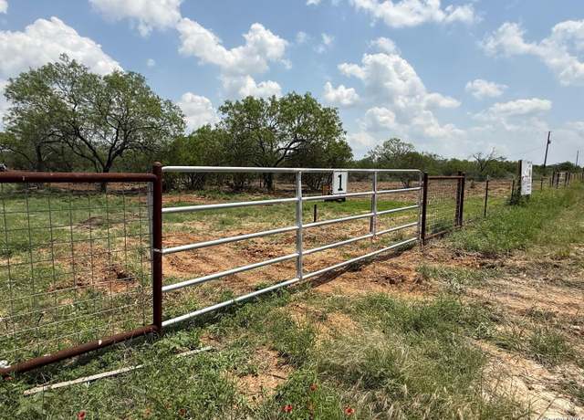 Property at 231 County Road 1670, Moore, TX 78057