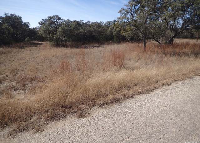 Property at 559 Summit Rd, Pipe Creek, TX 78063