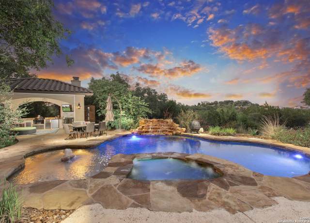 Property at 2219 Clubs Dr, Boerne, TX 78006, 4 beds, 4 baths