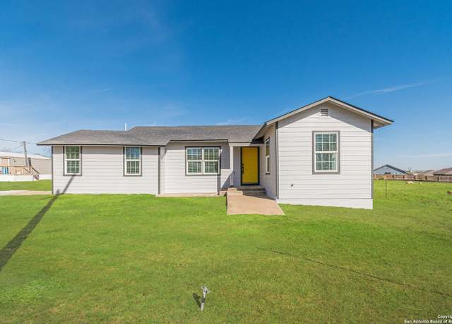 Property at 1313 Hickory, Jourdanton, TX 78026, 3 beds, 2 baths