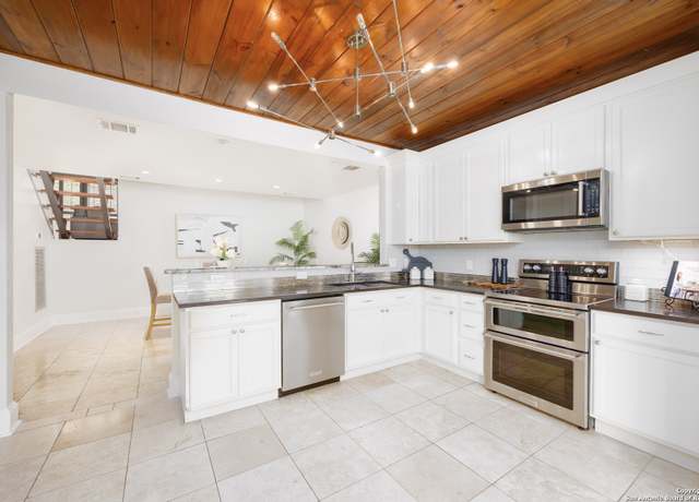 Property at 3102 Eisenhauer Unit 6A, San Antonio, TX 78209, 3 beds, 3.5 baths