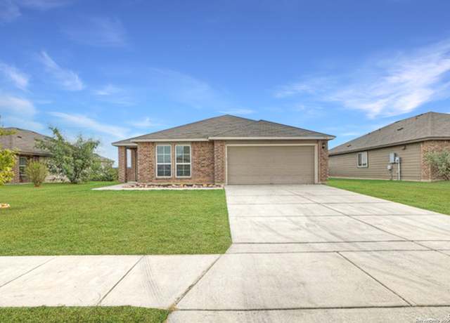 Property at 920 Bexley Dr, Seguin, TX 78155, 3 beds, 2 baths