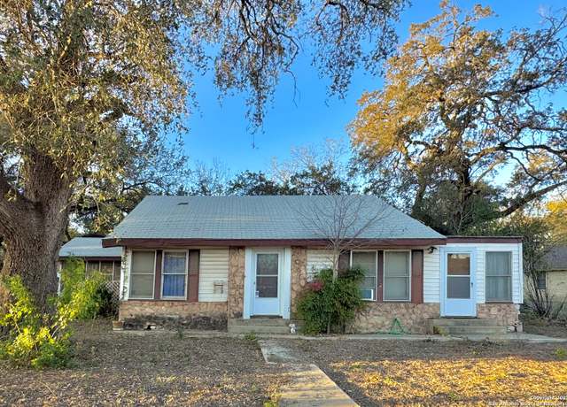 Property at 238 W Calera St, Uvalde, TX 78801-5514, 3 beds, 1 bath