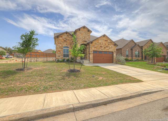 Property at 274 Sigel Ave, New Braunfels, TX 78132, 4 beds, 2.5 baths