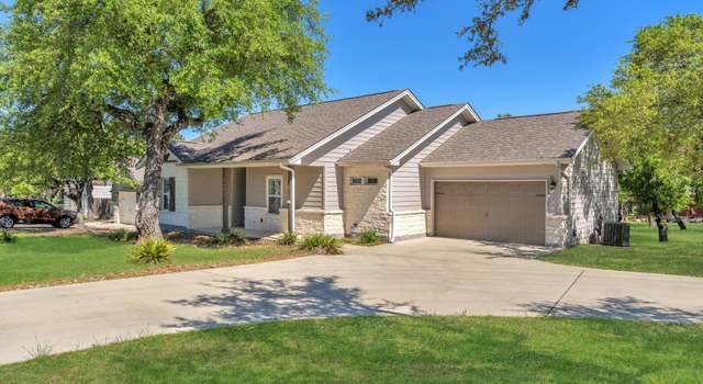 Photo of 1079 Canyon Shrs, Canyon Lake, TX 78133-2347