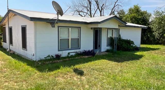 Photo of 177 County Road 779, Devine, TX 78016-4567