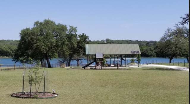 Photo of 421 Lake Side Cir, Boerne, TX 78006