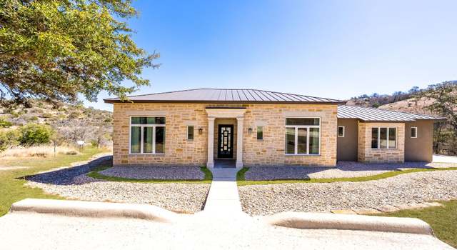 Photo of 165 Antler Falls Run, Comfort, TX 78013