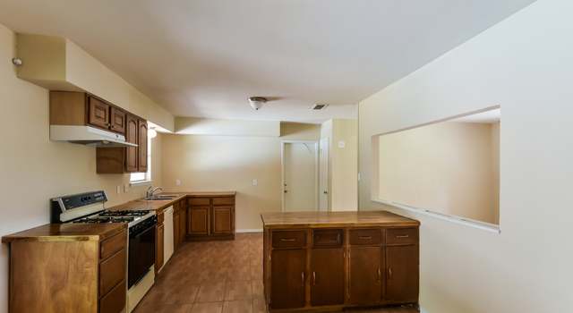 Photo of 5226 Village Row, San Antonio, TX 78218-3804