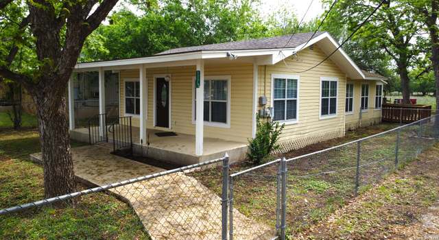 Photo of 605 Avenue M, Hondo, TX 78861