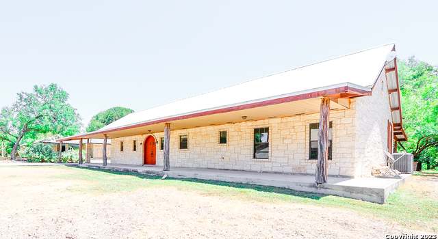 Photo of 1058 Fairway Cir, Brackettville, TX 78832