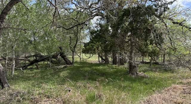 Photo of 552 County Road 423, Stockdale, TX 78160