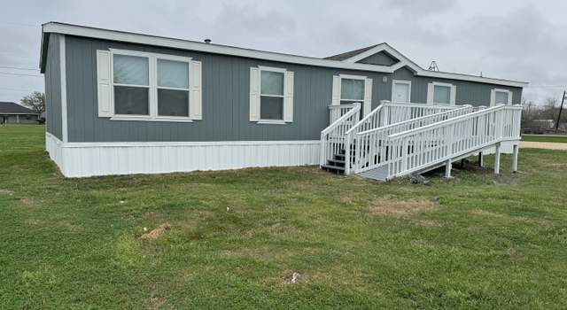 Photo of 906 W Dallas, Seadrift, TX 77983