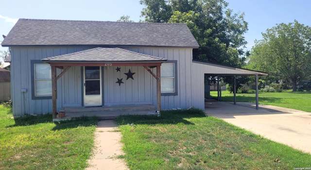 Photo of 205 Maverick, Falls City, TX 78113