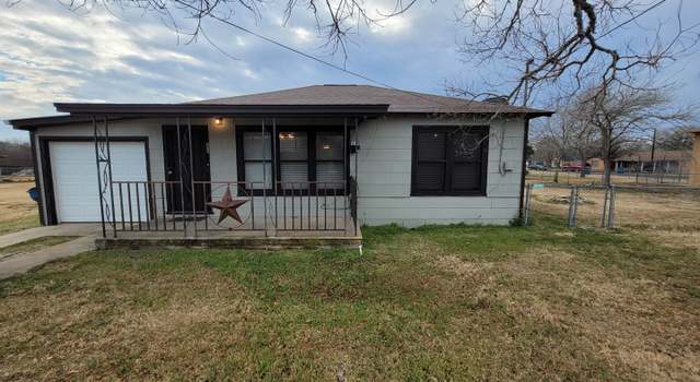 Photo of 200 E Westmeyer St, Poth, TX 78147