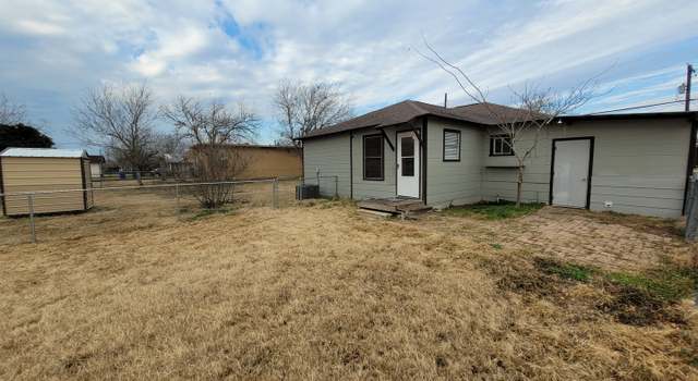 Photo of 200 E Westmeyer St, Poth, TX 78147