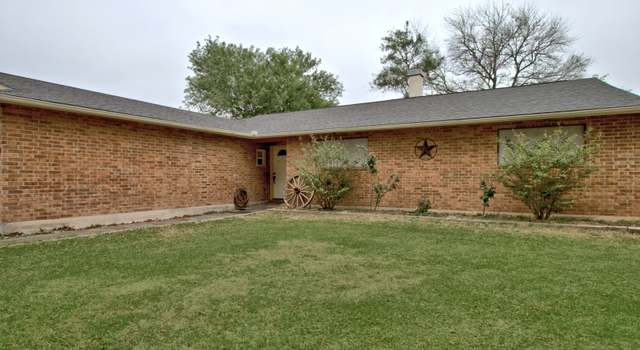 Photo of 507 River Oak Dr, Seguin, TX 78155-7035