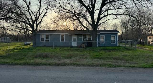 Photo of 609 N West, York Town, TX 78164