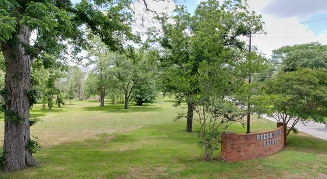 Photo of 102 Lakeside Dr, Seguin, TX 78155