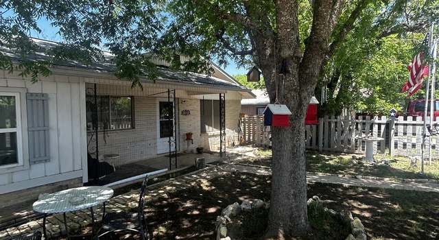 Photo of 1304 Ridge, Kerrville, TX 78028