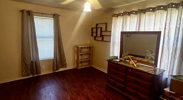 Photo of 1304 Ridge, Kerrville, TX 78028