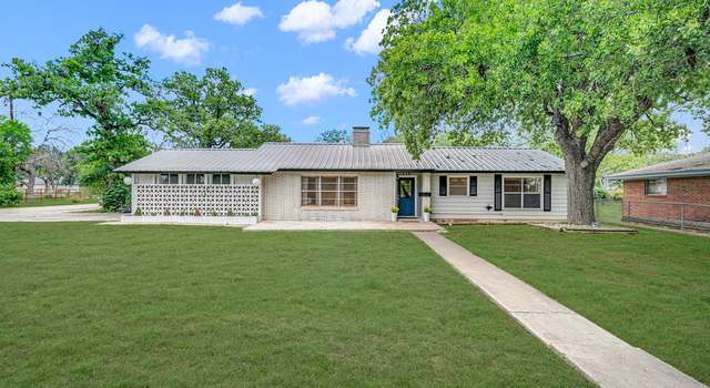 Photo of 135 Oak Way, Kerrville, TX 78028