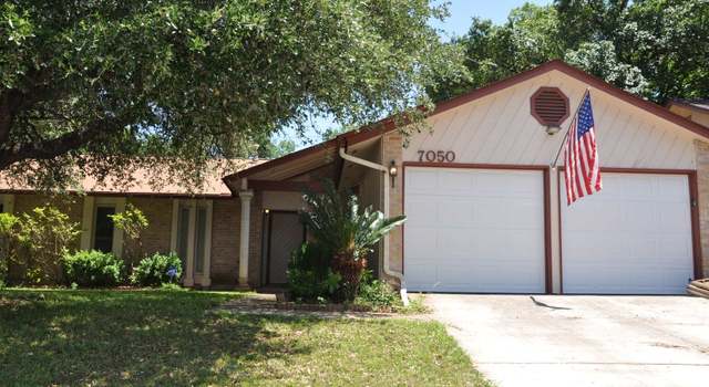 Photo of 7050 Forest Meadow St, San Antonio, TX 78240-3206
