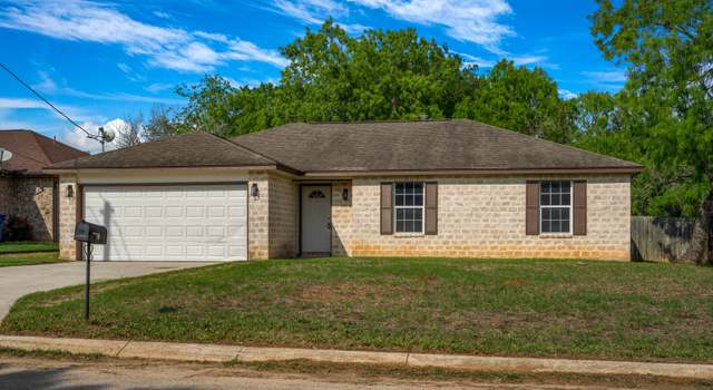 Photo of 111 Windcrest, Floresville, TX 78114