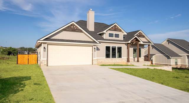 Photo of 124 E Magnolia Cir, La Vernia, TX 78121