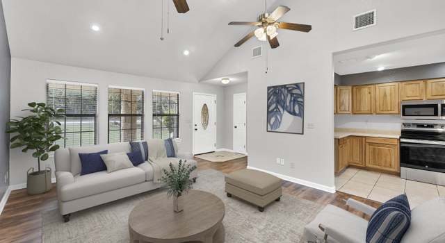 Photo of 1848 Lakeview Dr, Canyon Lake, TX 78133-3440