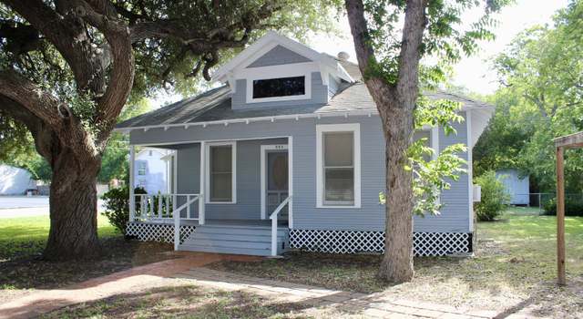 Photo of 303 N 4th St, Kenedy, TX 78119-2319