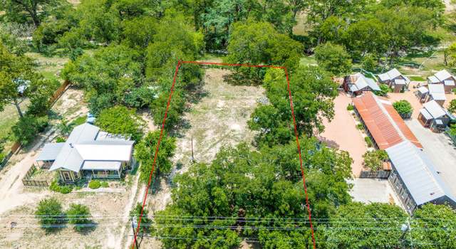 Photo of 609 Water St, Comfort, TX 78013