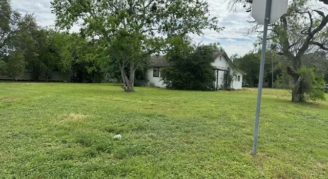 Photo of 300 E Leroy, Three Rivers, TX 78071