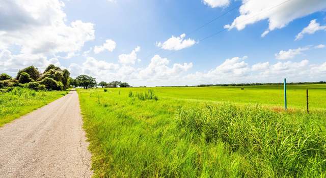 Photo of 5784 County Road 136, Floresville, TX 78114