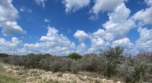 Photo of 30 Palomino Hills Cir, Uvalde, TX 78801