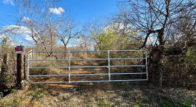 Photo of 424 County Road 1143 Armadillo Rd, Pearsall, TX 78061