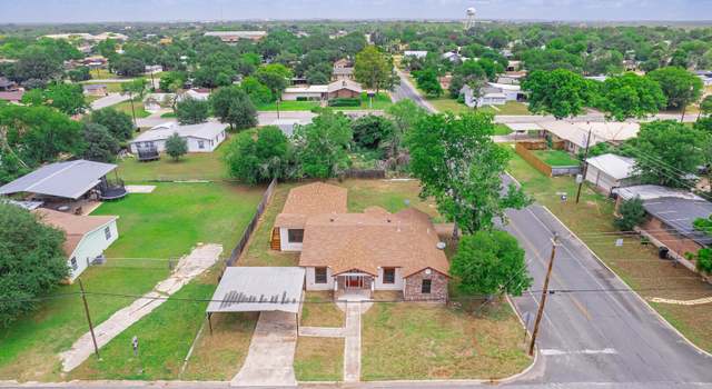 Photo of 821 E Colorado St, Pearsall, TX 78061