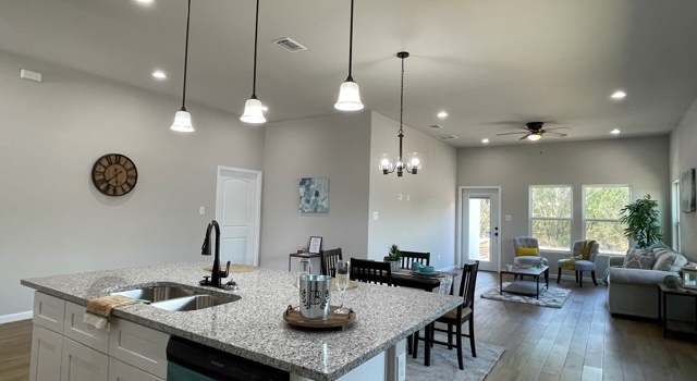 Photo of 764 Crestview, Floresville, TX 78114
