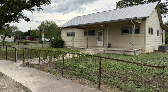 Photo of 16033 N Front St, Lacoste, TX 78039